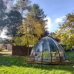 게스트하우스 Domaine De La Carrauterie By Terre Insolite Sautin