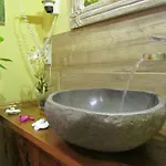 게스트하우스 Domaine De La Carrauterie By Terre Insolite Sautin