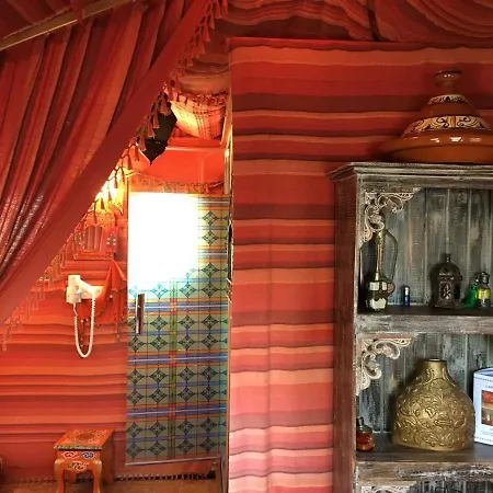 Maison d'hôtes Domaine De La Carrauterie By Terre Insolite 3*