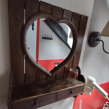 Domaine De La Carrauterie By Terre Insolite Gæstehus 3*