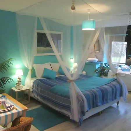 Domaine De La Carrauterie By Terre Insolite 3* Sautin