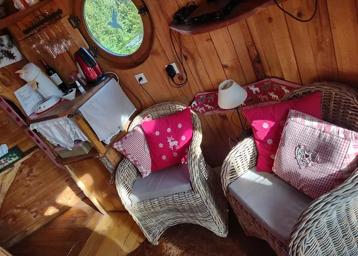 Domaine De La Carrauterie By Terre Insolite Sautin