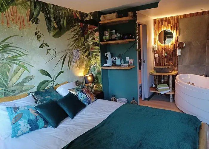 Domaine De La Carrauterie By Terre Insolite Guest house Sautin