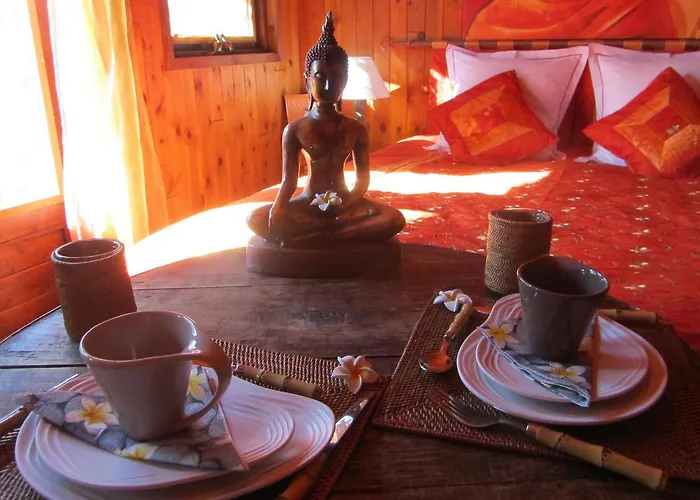 Domaine De La Carrauterie By Terre Insolite 3* Sautin